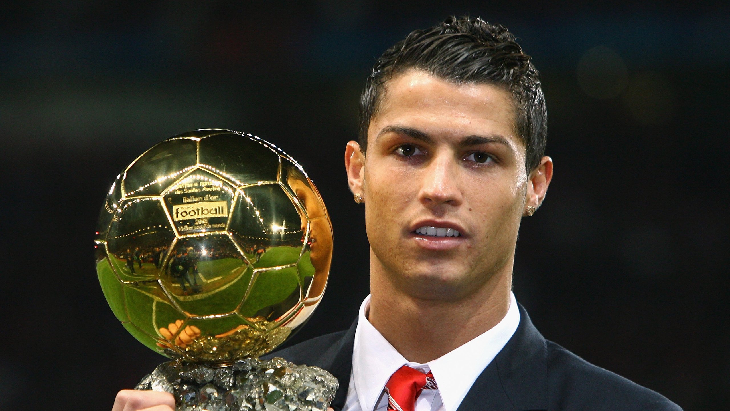 开云体育在线登入-哈兰德状态火热，本赛季已攻入超30球，继续领跑欧洲射手榜，欧冠 哈兰德